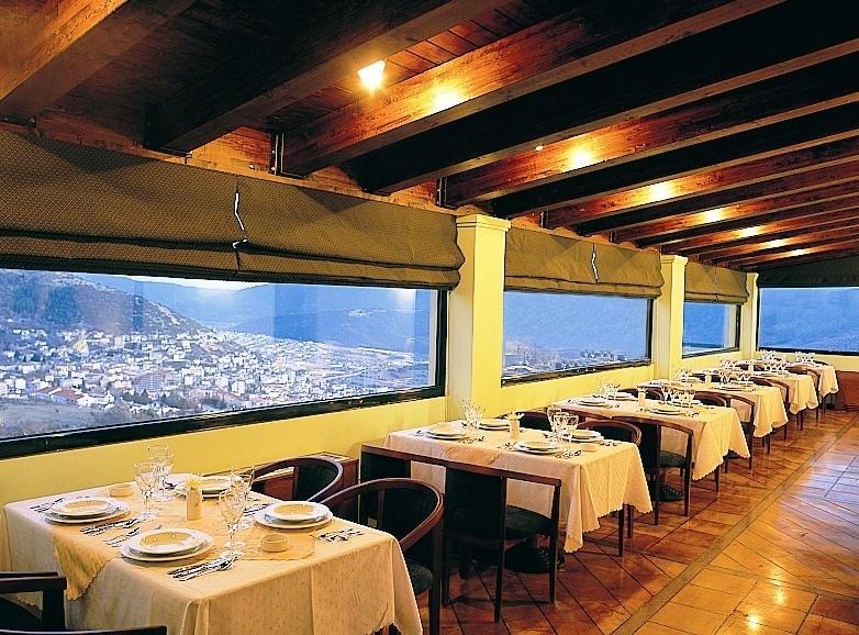 Avaris Hotel Karpenisi Luaran gambar
