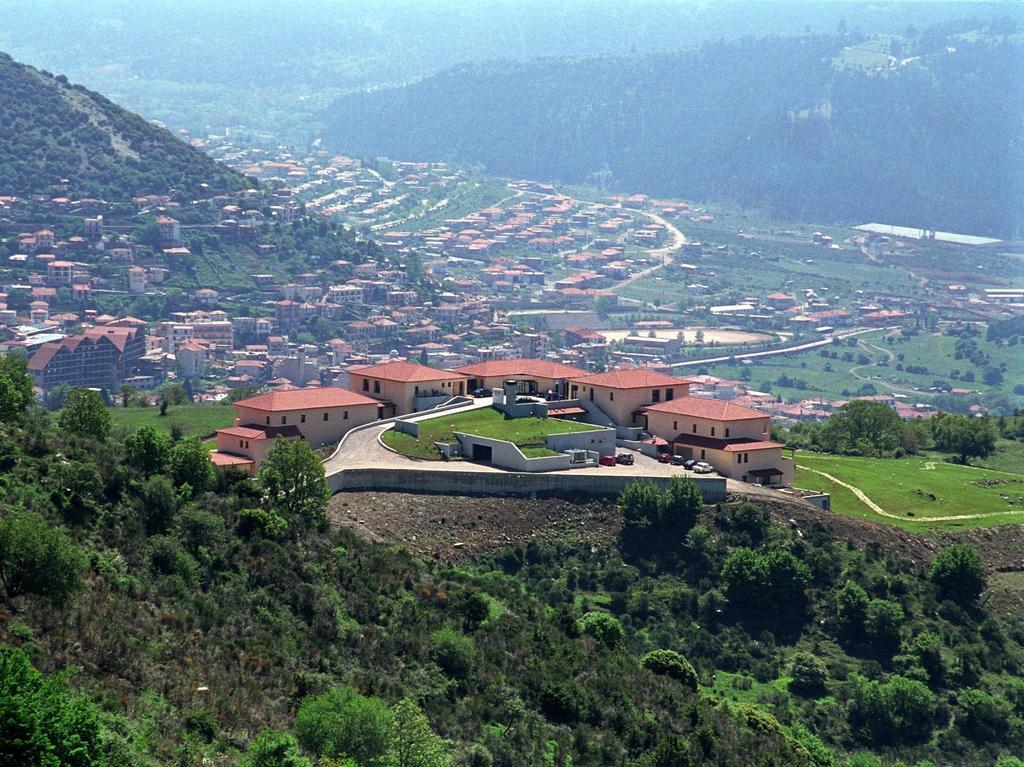 Avaris Hotel Karpenisi Luaran gambar